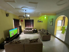Entire Spacious One Bedroom Apartment at Oniru